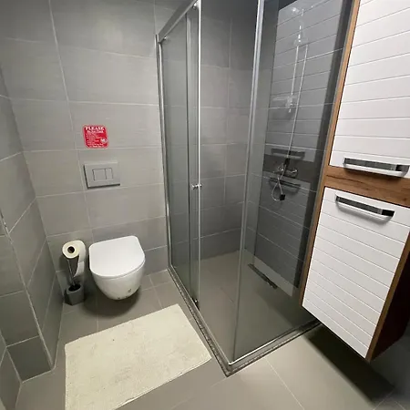 Luxury In Iconic Sky Tower Apartment *